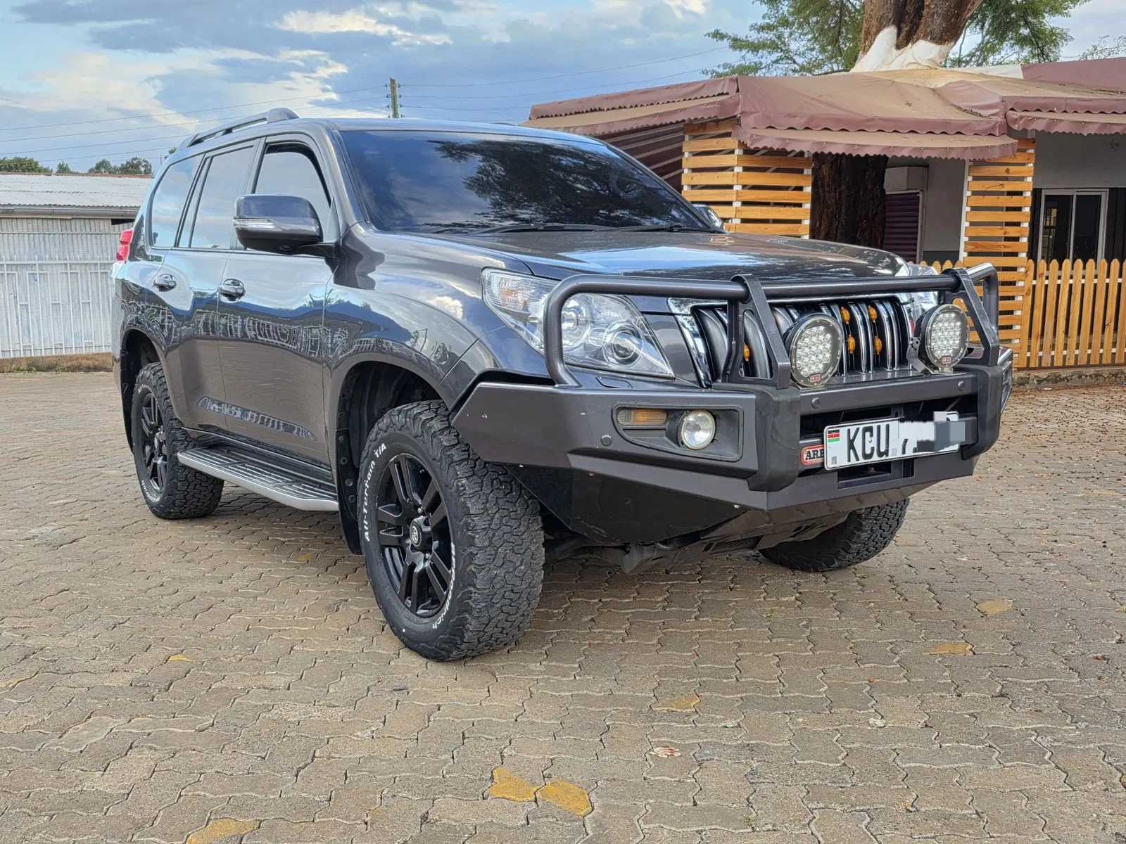 2012 Toyota Land Cruiser Prado Kakadu in Kenya